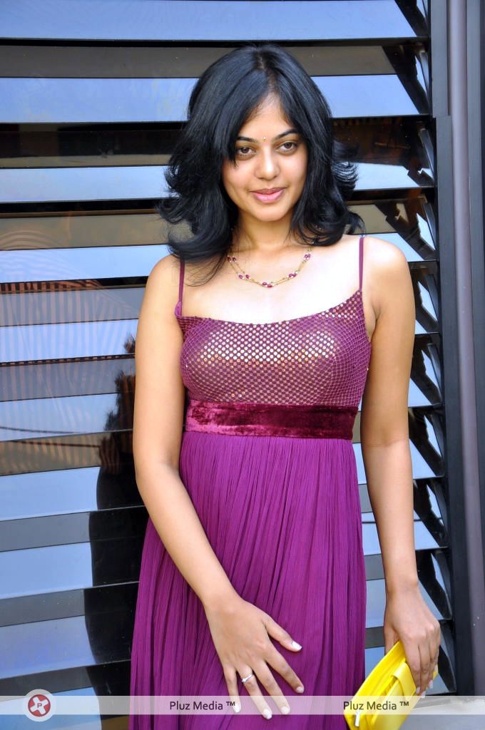 Bindu Madhavi Hot in Pink Gown Dress - Pictures | Picture 120970